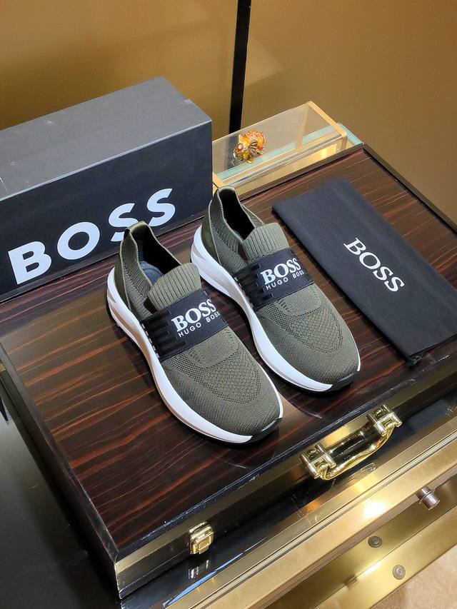 商品名称：Boss 波士 正规码数: 38-44 套脚鞋 商品材料：精选 飞织鞋面，柔软羊皮垫脚；原厂特供大底。